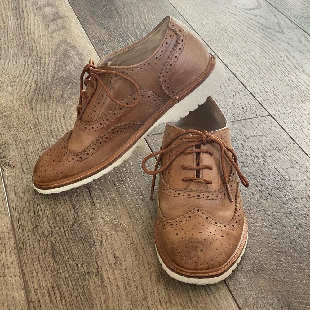 Oxford Wing Tip Dress Shoes